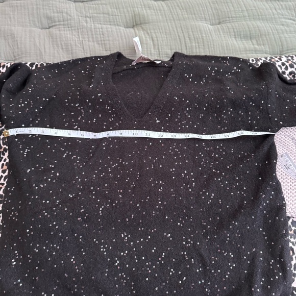 NWT black soft sweater with sequin embellishments Sz m - Picture 2 of 11